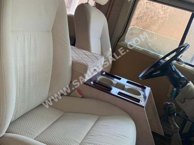 1977 تويوتا لاند كروزر ربع