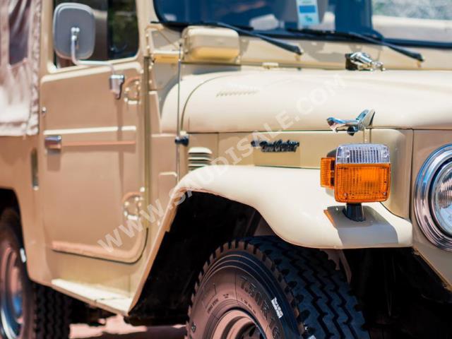 1977 تويوتا لاند كروزر ربع