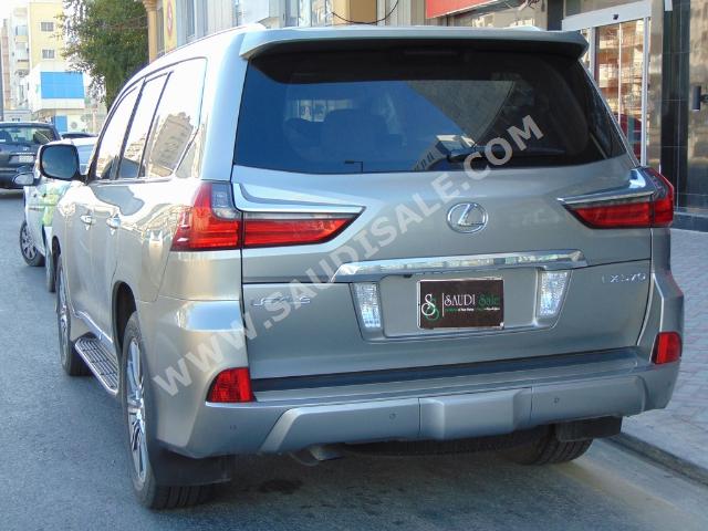 2016 Lexus LX 570