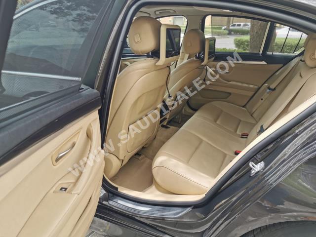 2015 BMW 5 Series 520i