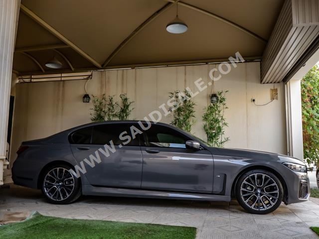 2021 بي ام دبليو الفئة السابعة 730 إل أي