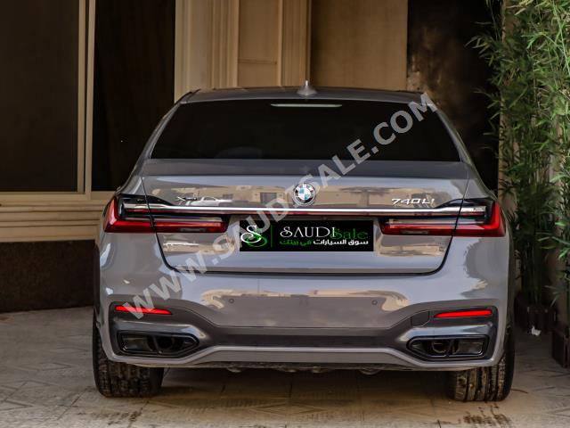 2021 بي ام دبليو الفئة السابعة 730 إل أي