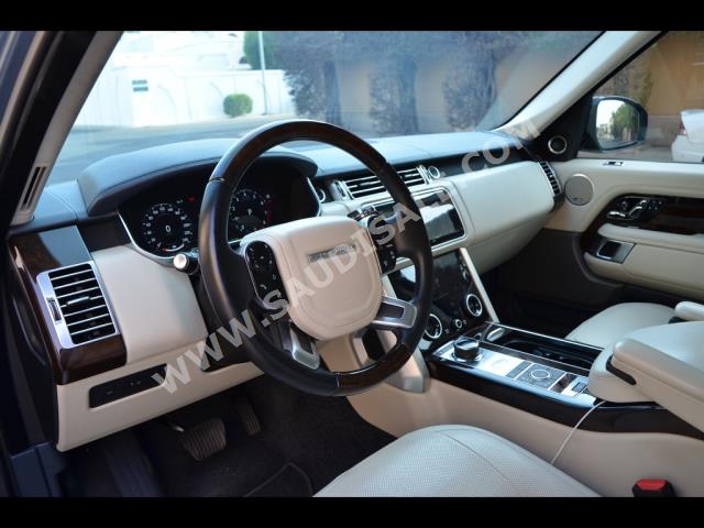 2018 لاند روفر رينج روفر فوج