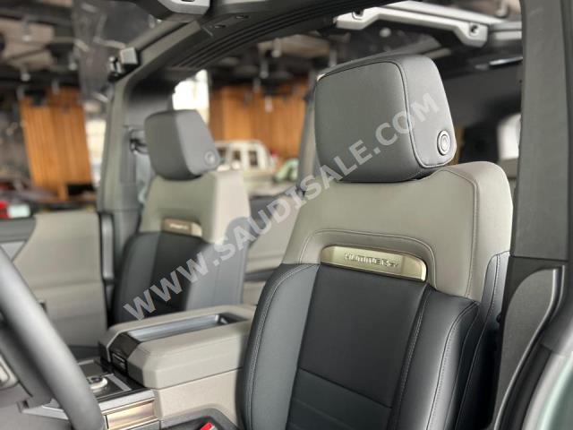 2024 جي ام سي همر اتش اي في