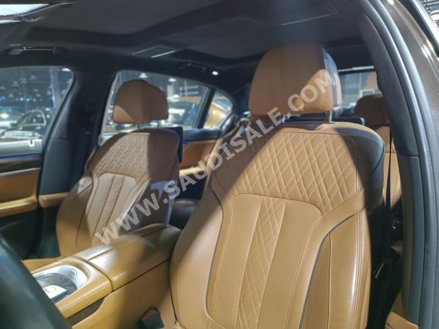 2016 بي ام دبليو الفئة السابعة 740 إل أي