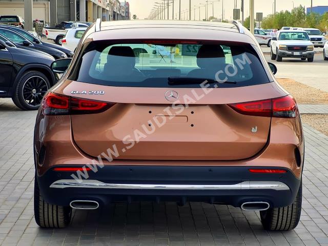 2022 مرسيدس - بنز جي إل أي 200