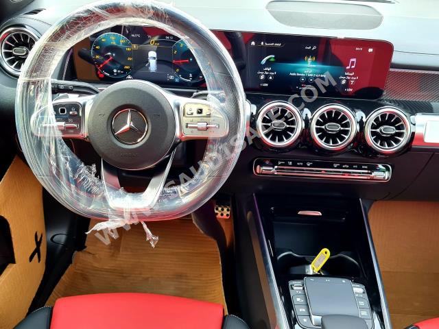 2022 مرسيدس - بنز جي إل بي 200