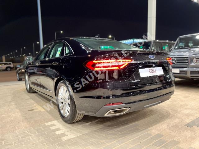 2022 Ford Taurus