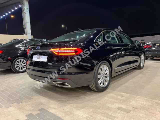 2022 Ford Taurus