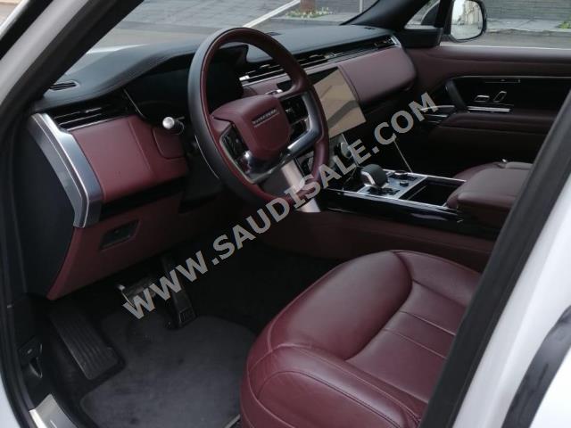 2022 لاند روفر رينج روفر فوج