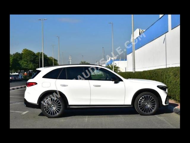 2023 مرسيدس - بنز جي إل سي 200 اي ام جي