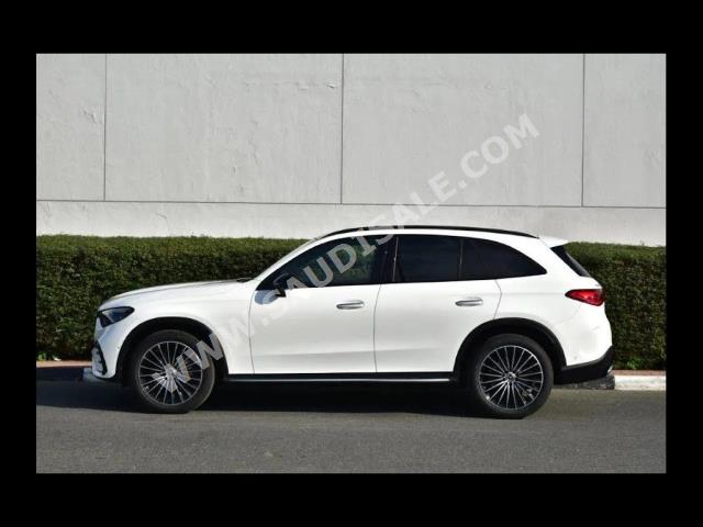 2023 مرسيدس - بنز جي إل سي 200 اي ام جي