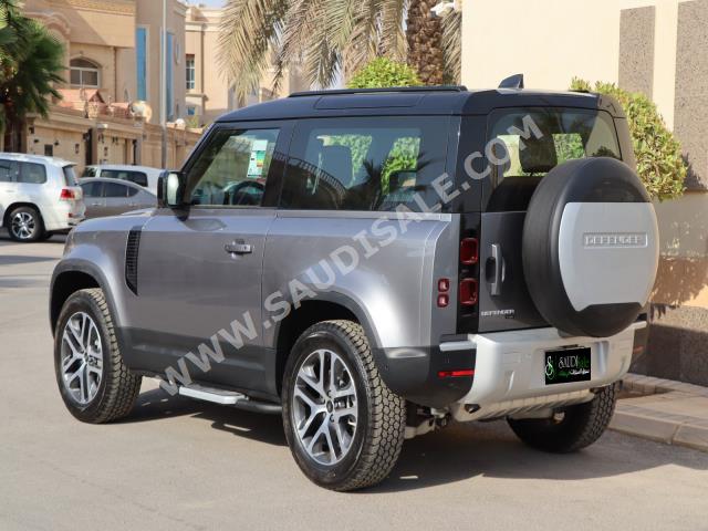 2023 لاند روفر ديفيندر