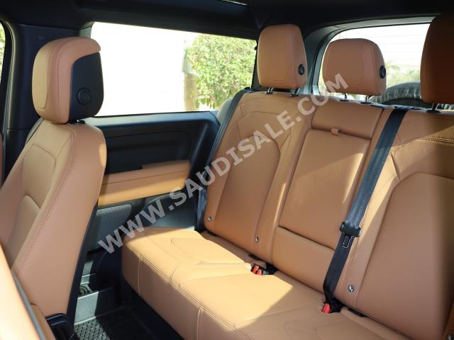 2023 لاند روفر ديفيندر