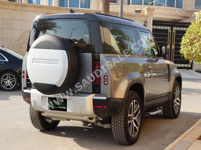 2023 لاند روفر ديفيندر