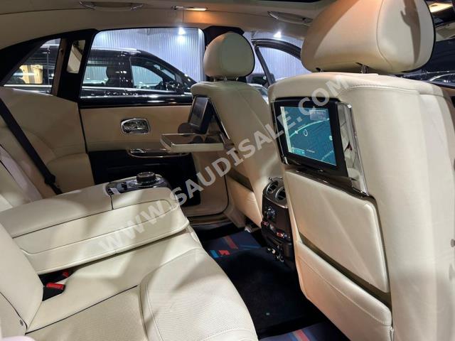 2015 رولز رويس قوست