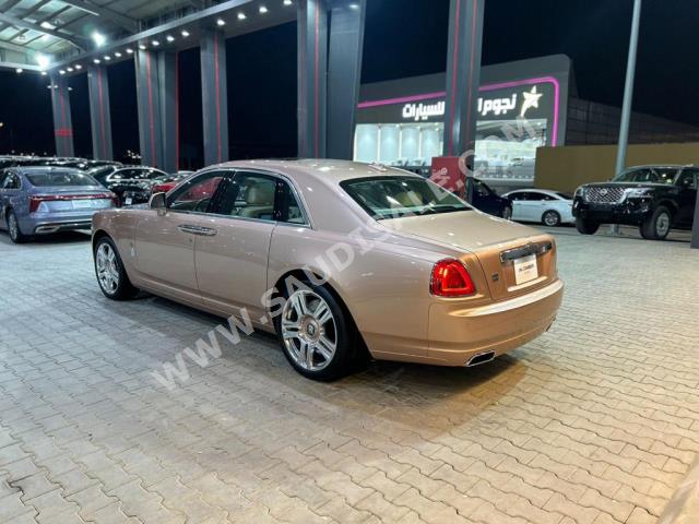 2015 رولز رويس قوست