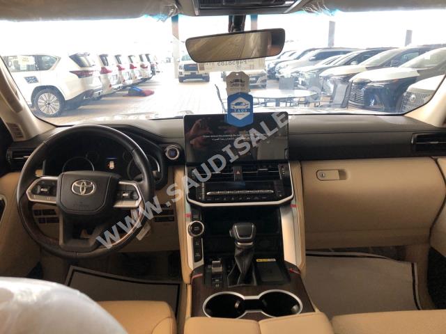 2023 تويوتا لاند كروزر جي اكس ار4