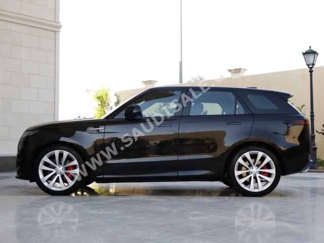 2023 لاند روفر رينج روفر سبورت فيرست اديشن