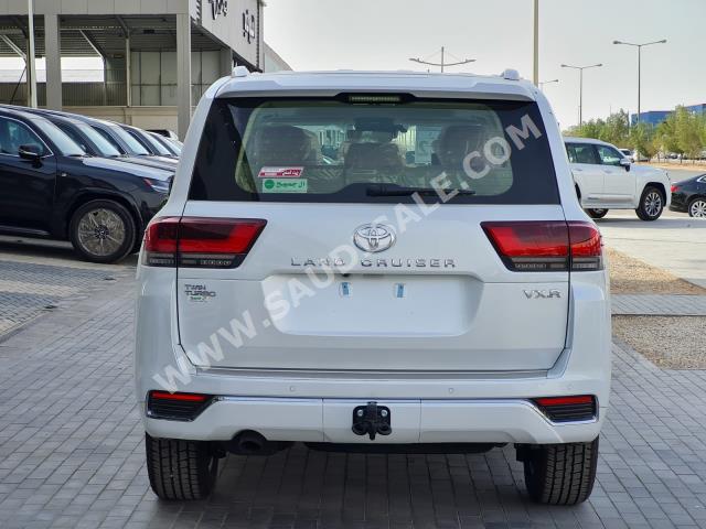2022 تويوتا لاند كروزر في اكس ار