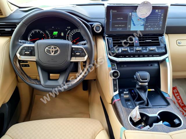 2022 تويوتا لاند كروزر في اكس ار