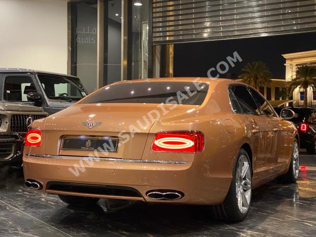 2016 بنتلي كونتيننتل فلاينج سبير