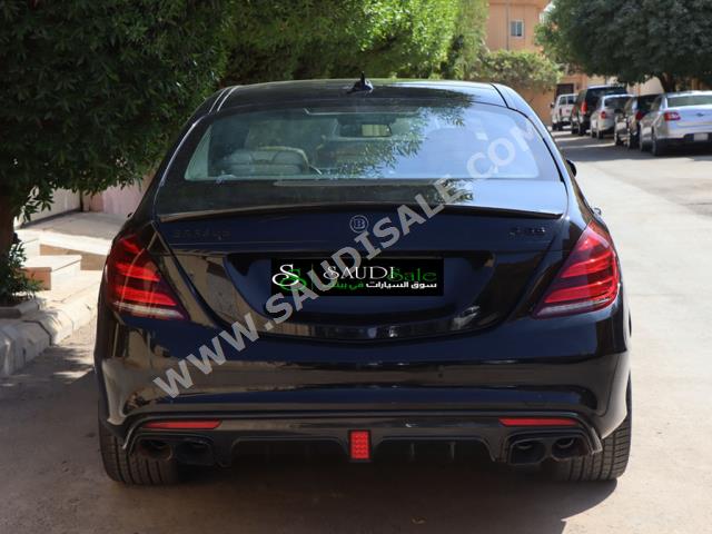 2016 مرسيدس - بنز إس 63 أي إم جي