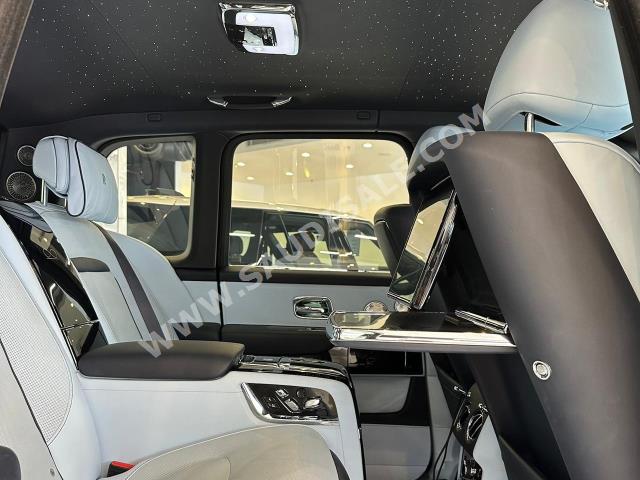 2021 رولز رويس كولينان بلاك بادج