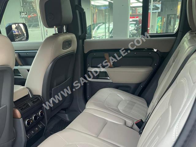 2022 لاند روفر ديفيندر