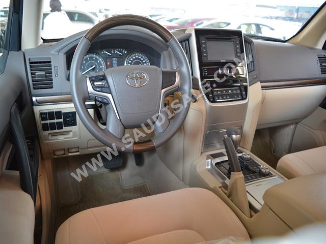 2019 Toyota Land Cruiser GX
