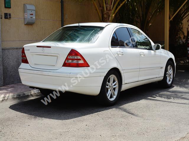 2002 مرسيدس - بنز سي 230