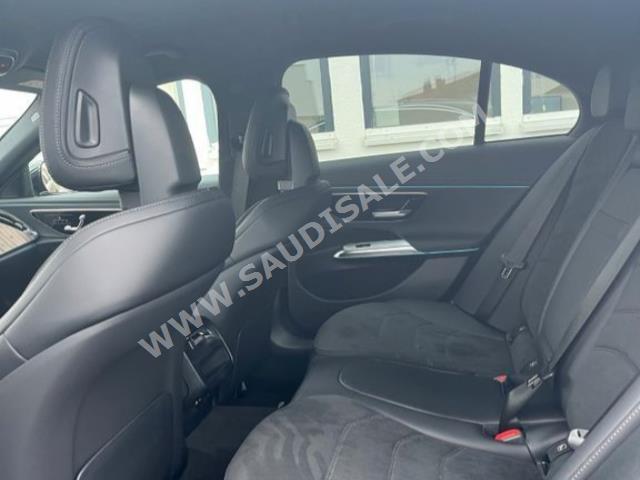 2024 مرسيدس - بنز إي 200