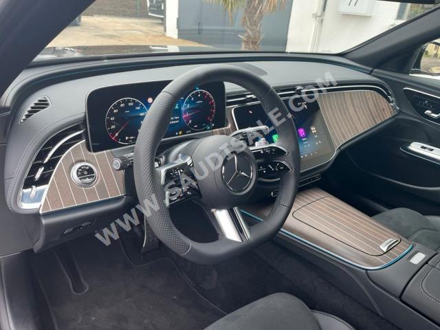 2024 مرسيدس - بنز إي 200