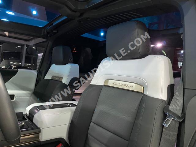 2023 جي ام سي همر اتش اي في