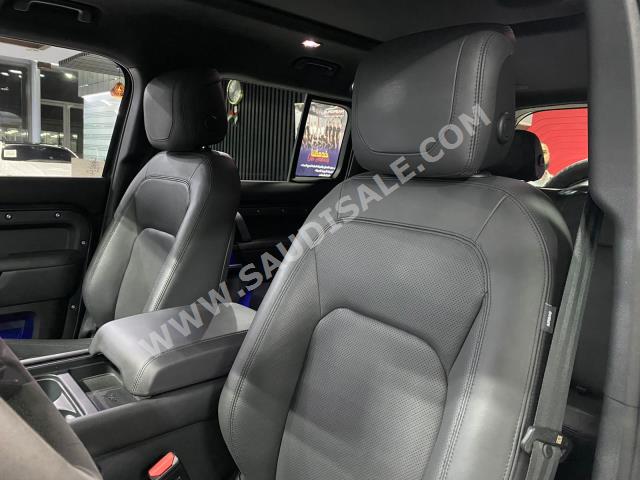 2023 لاند روفر ديفيندر إصدار كارباثيان