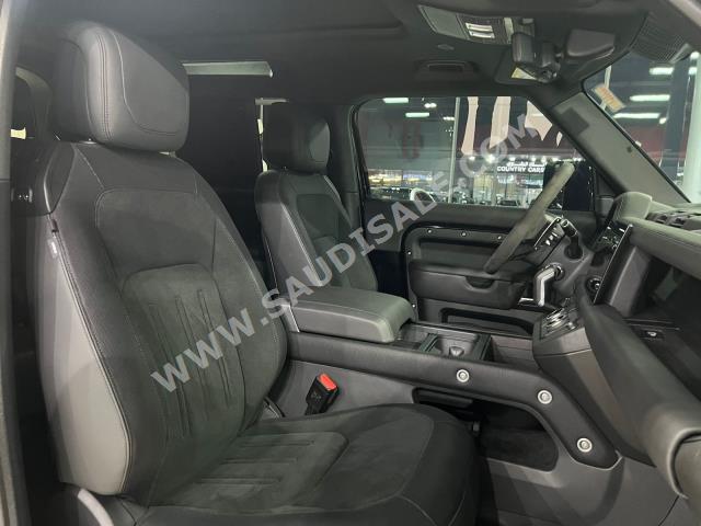 2023 لاند روفر ديفيندر 90