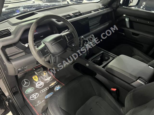 2023 لاند روفر ديفيندر 90