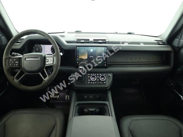 2023 لاند روفر ديفيندر إصدار كارباثيان