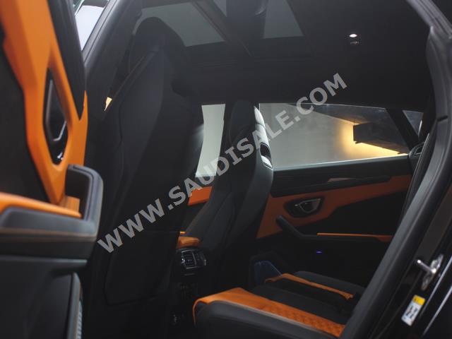 2022 Lamborghini URUS