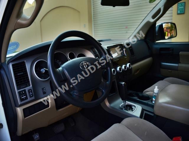 2013 تويوتا سكويا