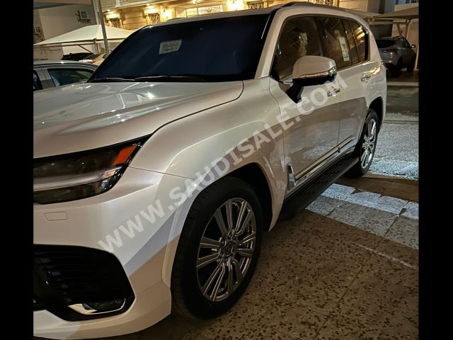 2023 لكزس إل إكس 600 في أي بي