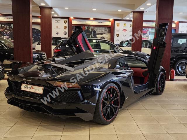 2016 لمبرجيني افنتادور