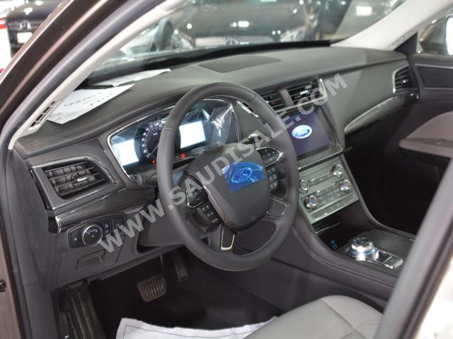 2022 Ford Taurus