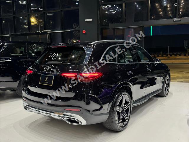 2023 مرسيدس - بنز جي إل سي 200