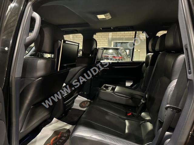 2020 لكزس إل إكس 570 اس