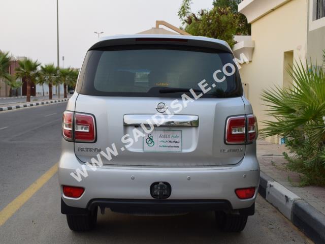 2015 نيسان باترول بلاتينيوم