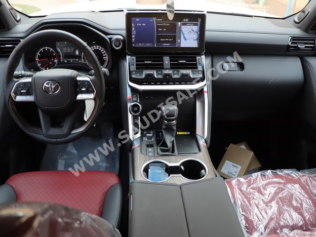 2023 تويوتا لاند كروزر في اكس ار