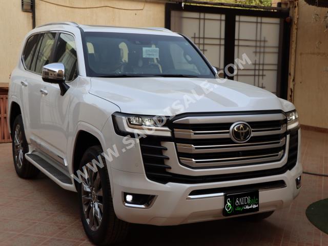 2023 تويوتا لاند كروزر في اكس ار