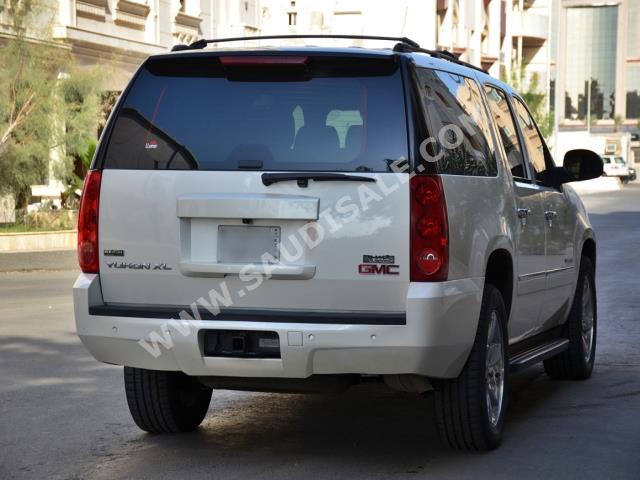 2011 GMC Yukon SLT