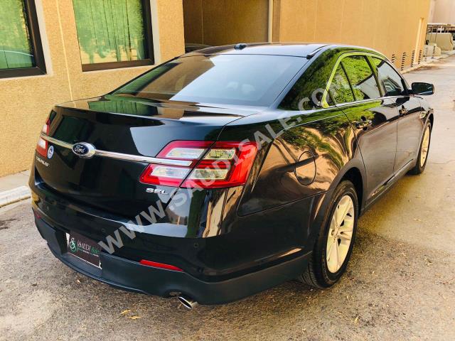 2015 Ford Taurus SEL